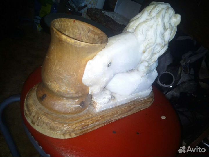 Карандашница каменный лев