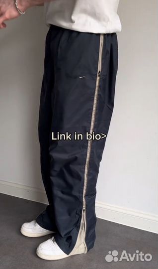 Широкие штаны Nike