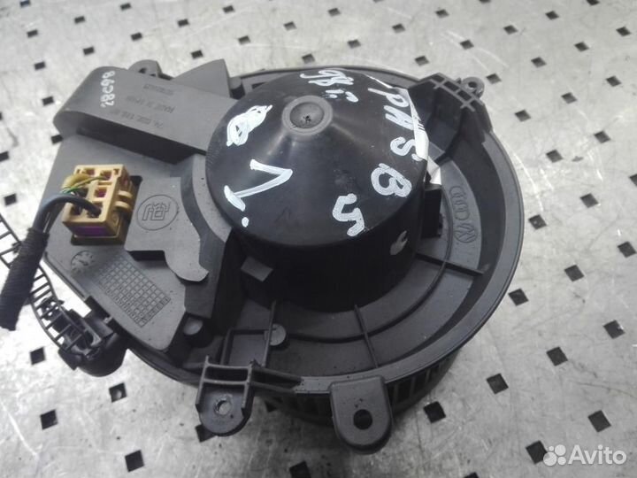 Моторчик печки Volkswagen Passat