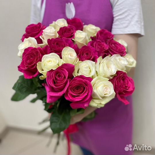 Букет разноцветных роз, Эквадор, 60см 65 шт