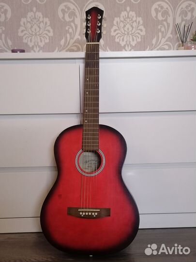 Акустическая гитара