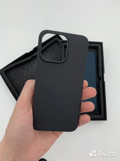 Карбоновый чехол с MageSafe + картхолдер