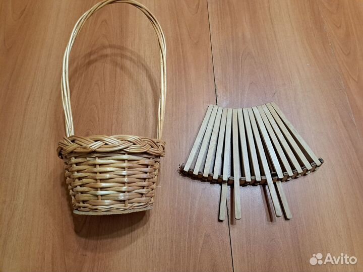 Плетеная корзинка и деревянная шкатулка