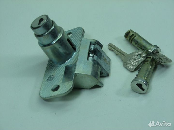 Замок багажника + личинки ваз-1111 ваз-1113 Ока