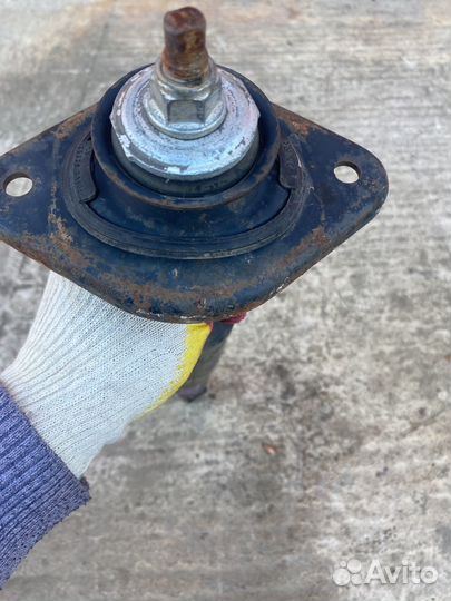 Амортизатор задний Nissan teana j31