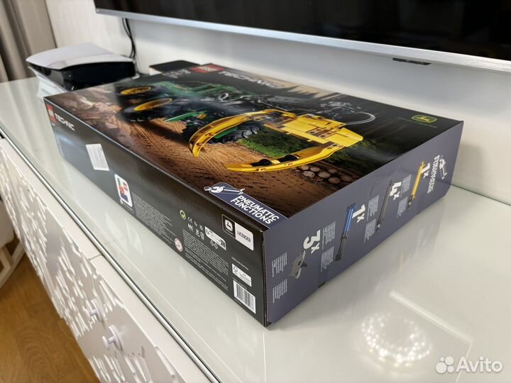 Lego Technic 42157 Трелевочный трактор John Deere