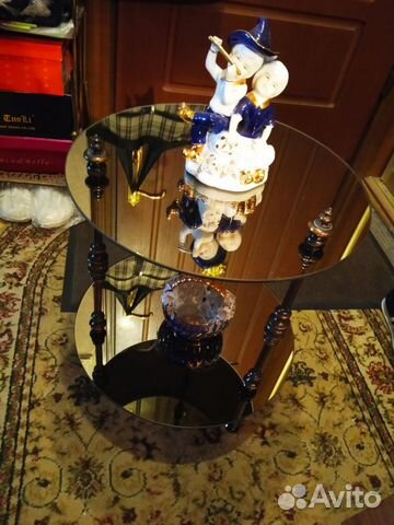 Журнальный зеркальный столик