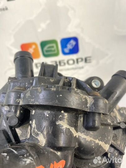 Фланец системы охлаждения Skoda Octavia (A7) 5E5