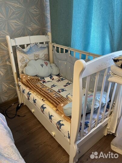 Комплект кроватка с комодом