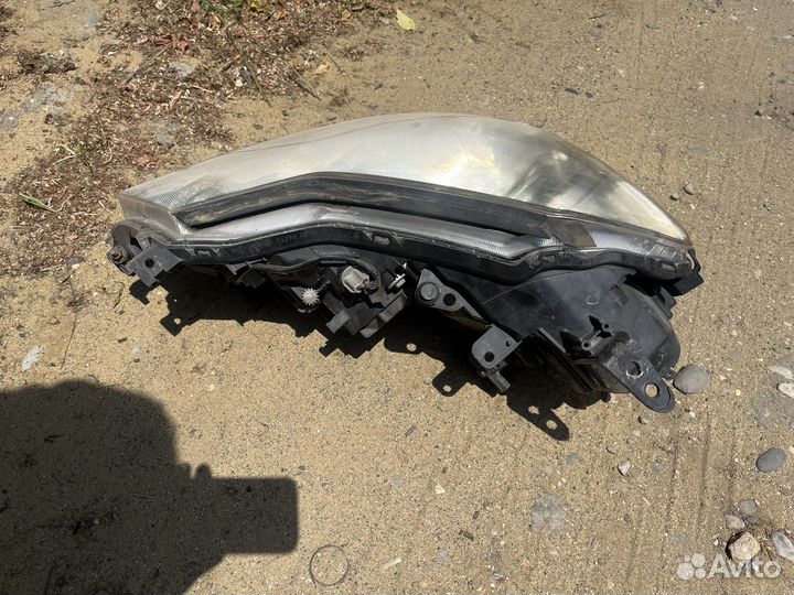 Правая фара Nissan fuga