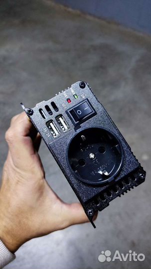 Автомобильный инвертор с 12В на 220В на 2600 Вт