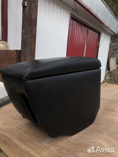 Подлокотник на hyundai solaris