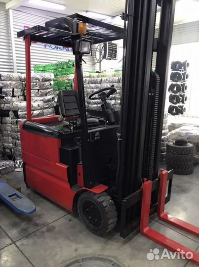 Вилочный погрузчик Nissan FJ01A15U, 2008