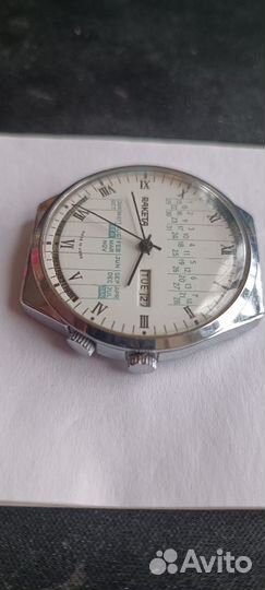 Часы Raketa