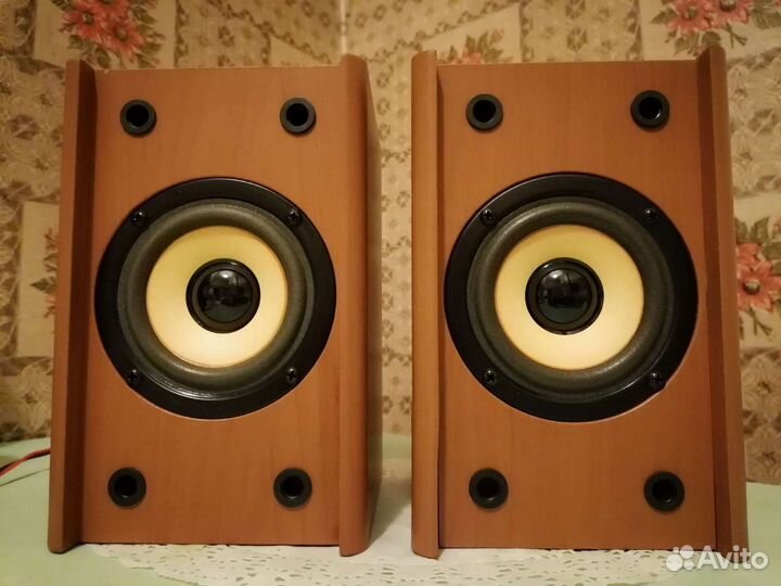 Колонки Sven, 4 Ом, 10 Ватт, тылы