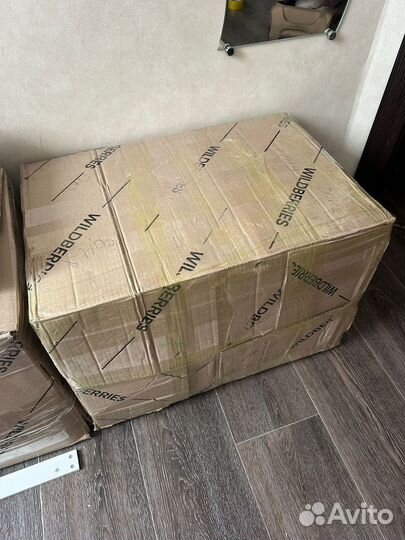 Коробка с вещами