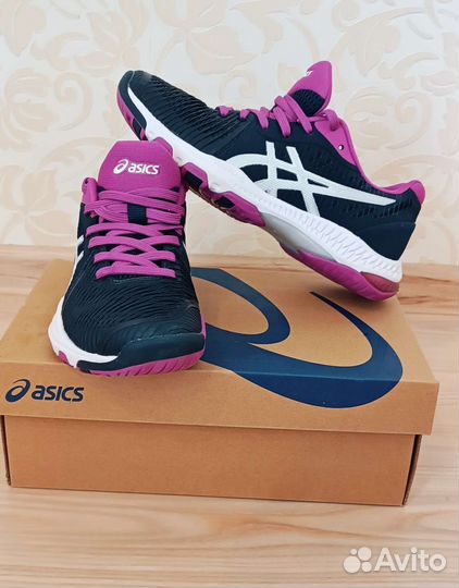 Женские волейбольные кроссовки asics