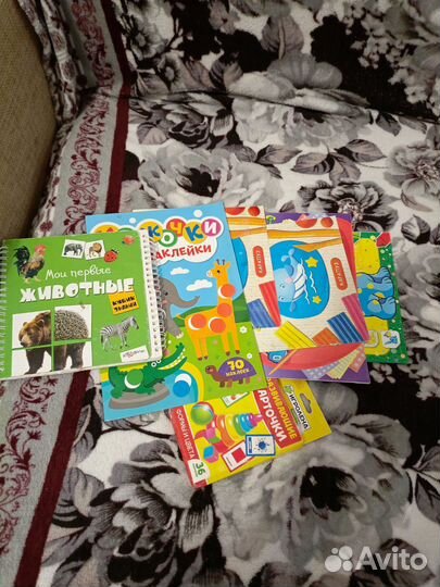 Коробка детских вещей и обуви на мальчика 92-104