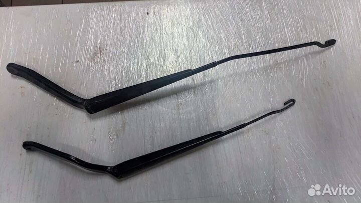 Поводок стеклоочистителя передний Ford Fusion