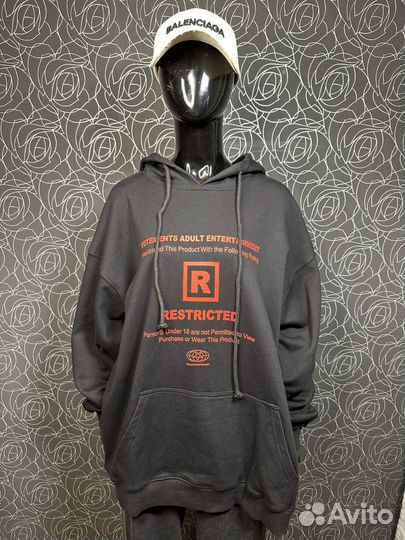 Худи vetements restricted