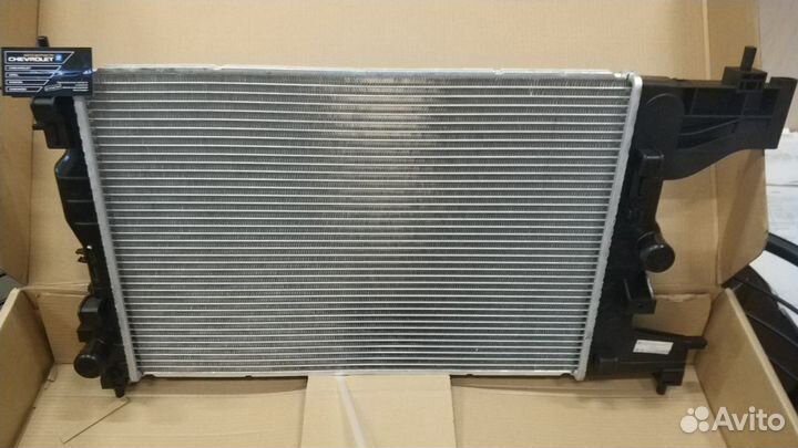 Радиатор охлаждения Шевроле Круз 1.6 109л.с. МКПП