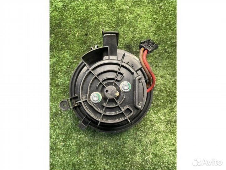 Моторчик печки Mercedes C W204 2010