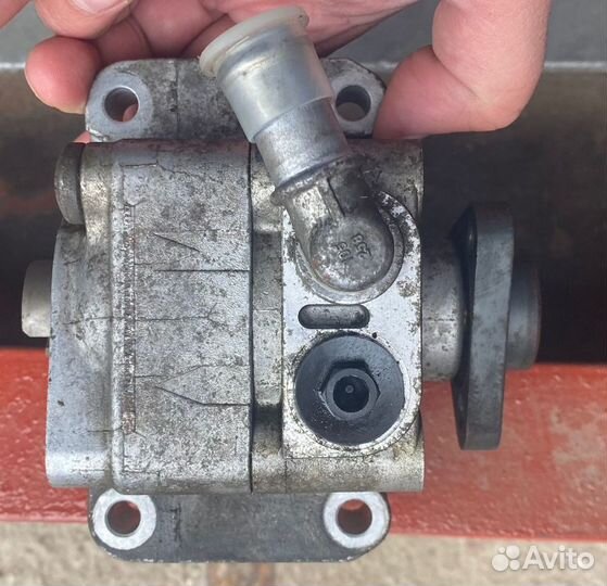 Гур бачок и насос от BMW 1 серии