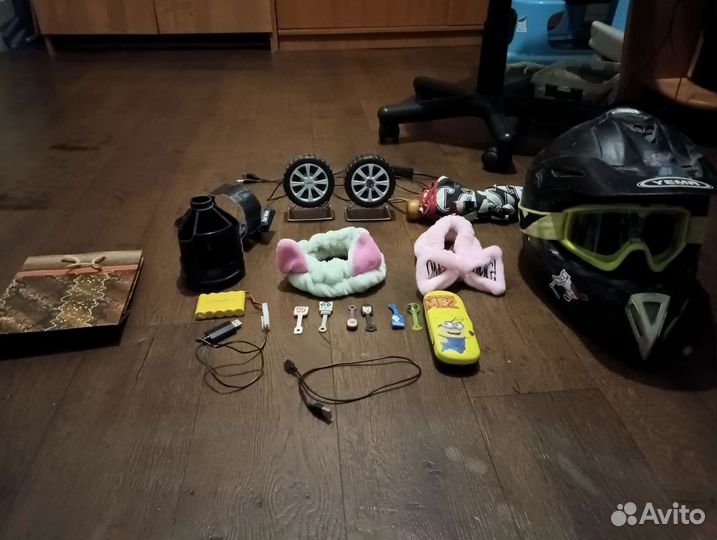 Рюкзак, колонка, скрепыши и тд