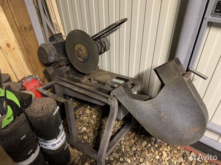 Отрезной станок по металлу