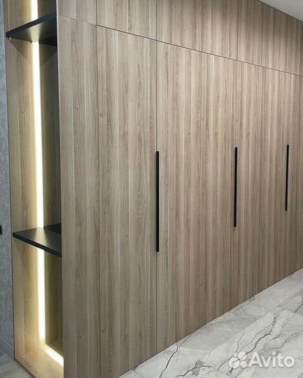 Шкаф распашной