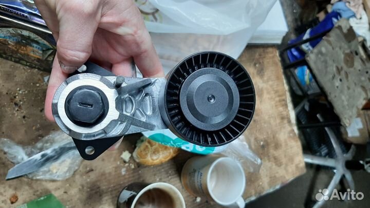 Натяжной ролик INA новый 534040110 бмв Х5