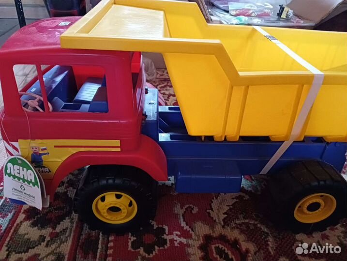 Грузовик большой новый