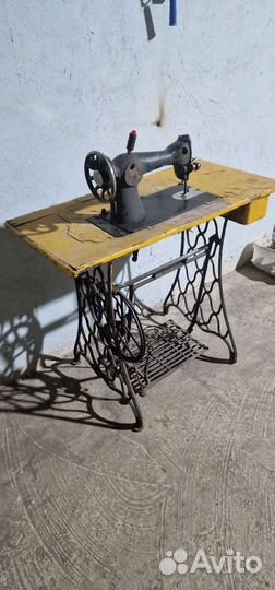 Продам швейную машинку