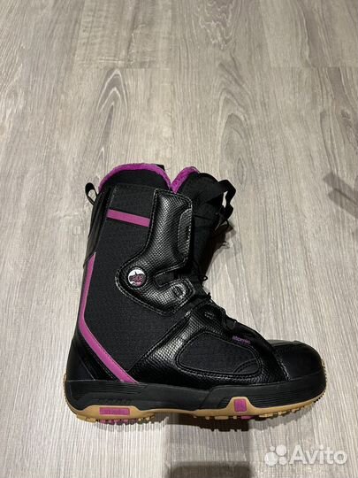 Сноубордические ботинки atomic 38-39 р женские