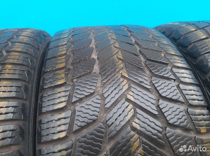 Michelin X-Ice Snow 245/40 R18 и 225/45 R18 97H