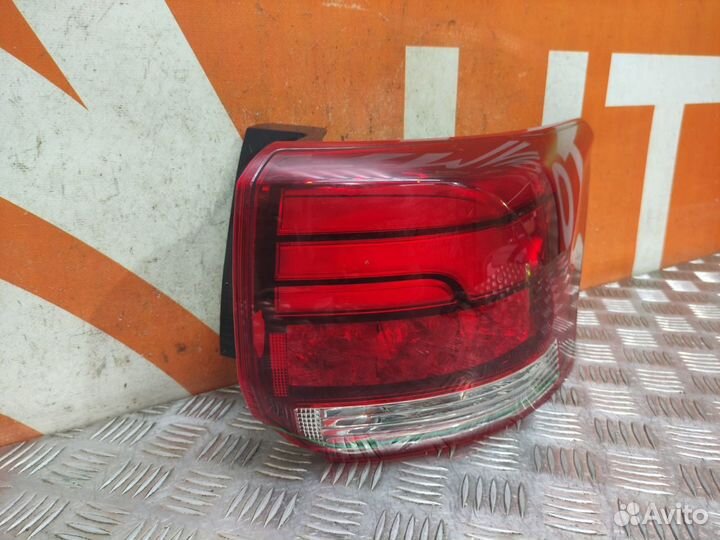 Фонарь внешний правый Mitsubishi Outlander 3