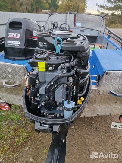 Продам лодку с матором