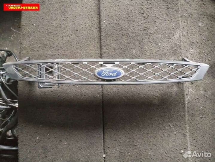 Решетка радиатора 2M518200A Ford Focus 1 0