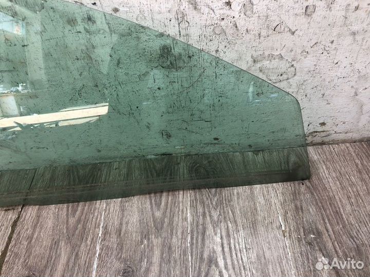 Стекло переднее правое Ford Mondeo хетчбэк 5-ти