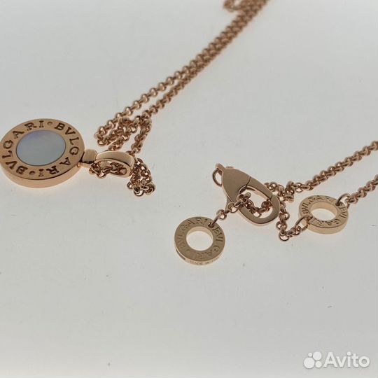 Золотая подвеска женская Bvlgari