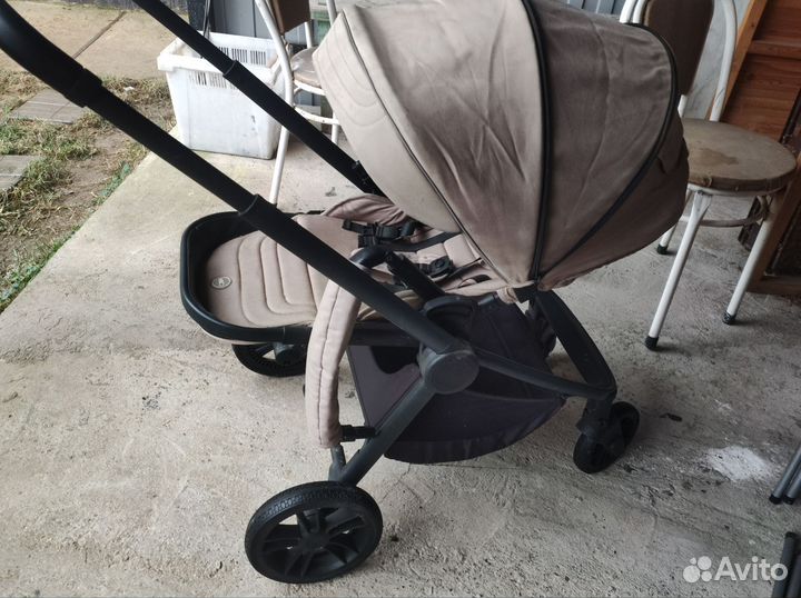 Коляска с реверсивным блоком