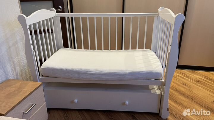 Кровать детская красная звезда