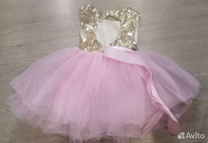 Платье нарядное