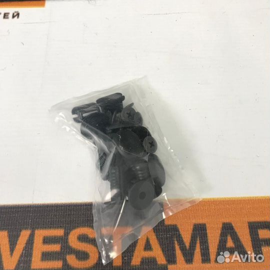 Обивка багажника Приора седан (со знаком)