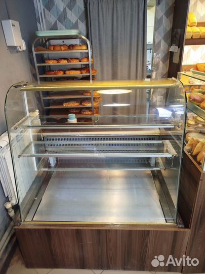 Кондитерская витрина