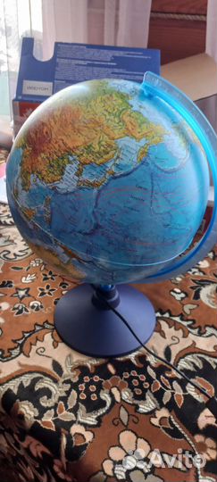 Интерактивный глобус с подсветкой