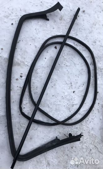 Уплотнители на стекло и левую дверь на opel astra