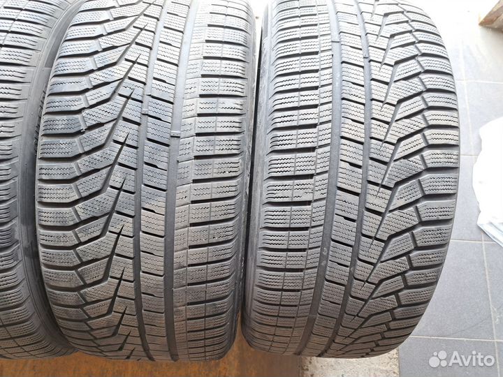 Hankook Winter I'Cept Evo2 W320 275/40 R22 99V