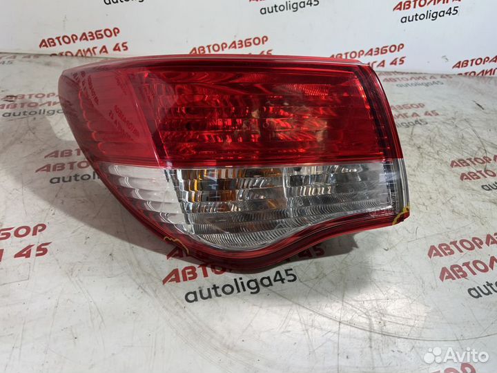 Фонарь задний левый Nissan Almera G15 дефект