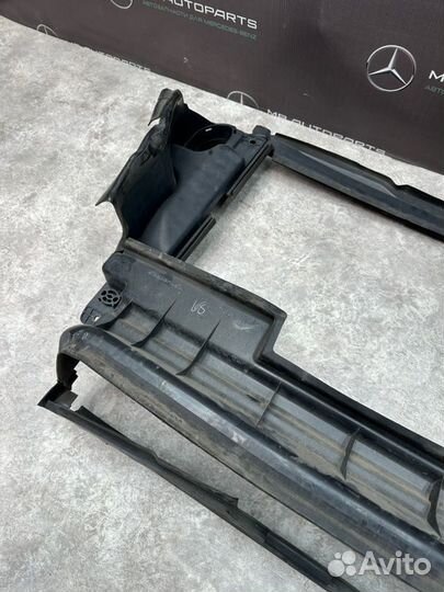 Воздухозаборник передний Mercedes-Benz Ml350 W164